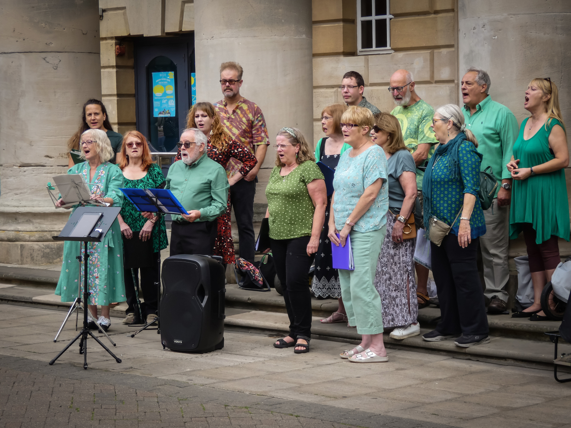 Willow Singers In Town